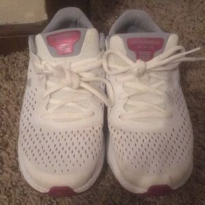 Under Armor Tennis Shoes